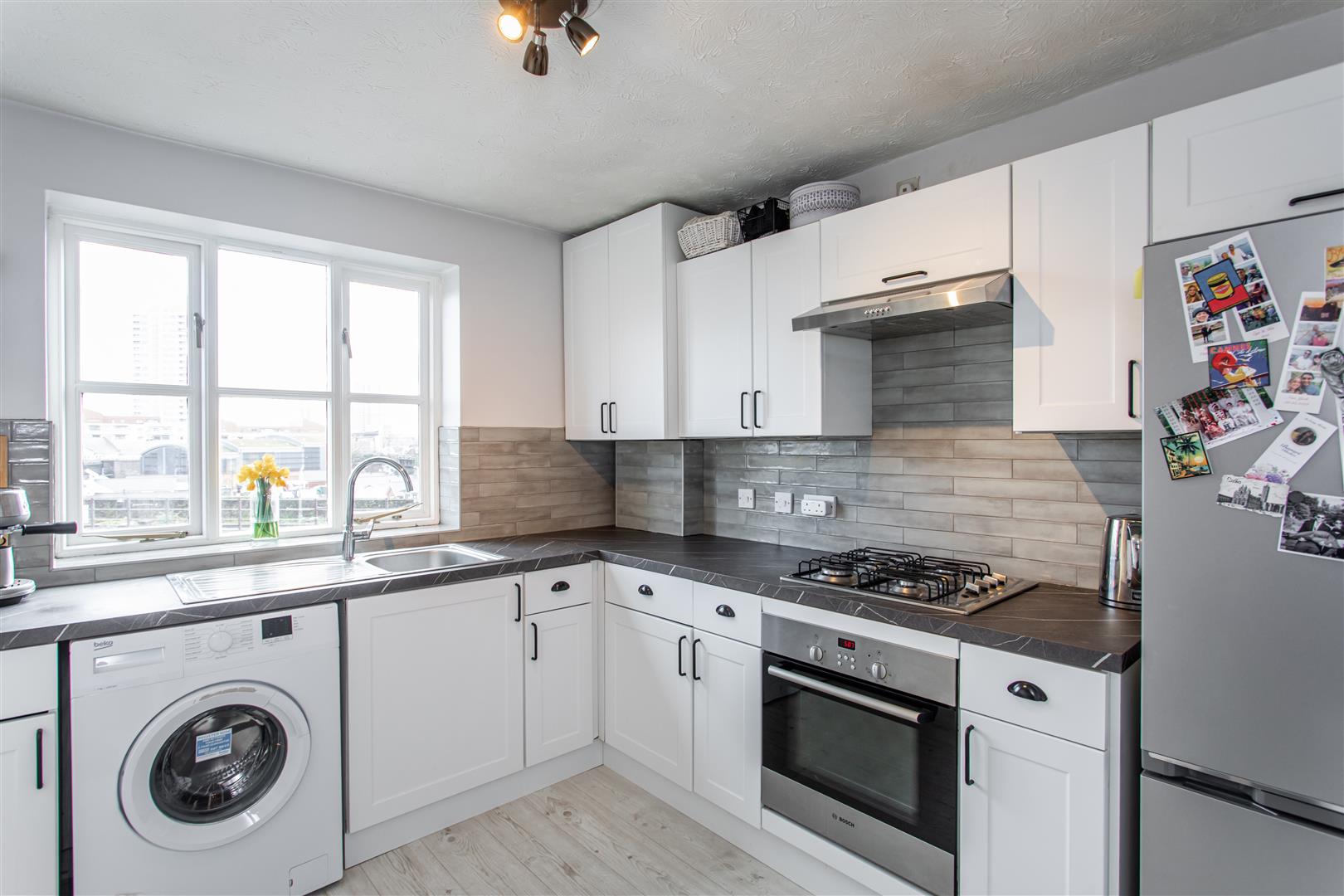 2 bed property in Ireton Street, Bow